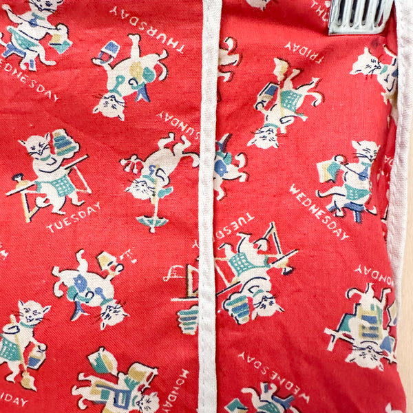 Vintage 1940s Cat's Week Apron  / young toddler size