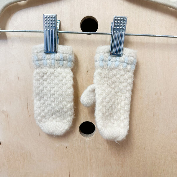 Vintage 1950s Cream Wool Mittens / baby size