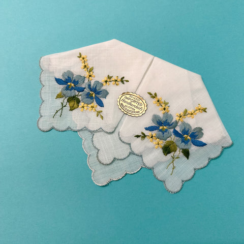 Vintage Hankie - NWT Blue Scalloped Floral