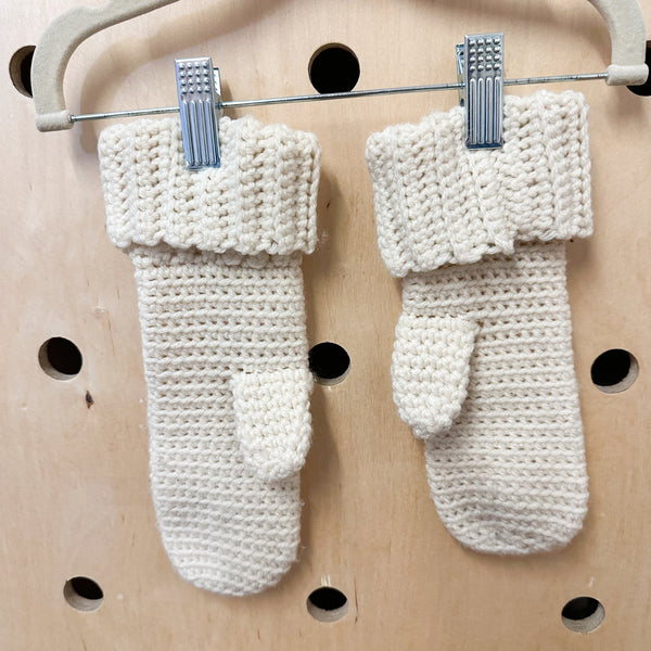 Vintage 1980s Cream Mittens / big kids 6-10yr