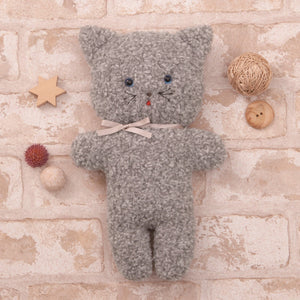 HumuNekko-Chan Plush Kitty Sewing Kit by Hamanaka Corp. of Japan
