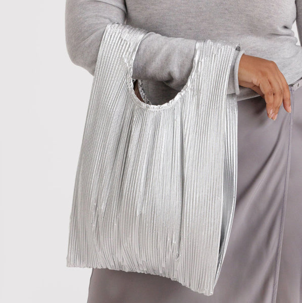Pleated Baggu in Chrome Metallic