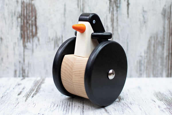 Wobbling Penguin by Bajo