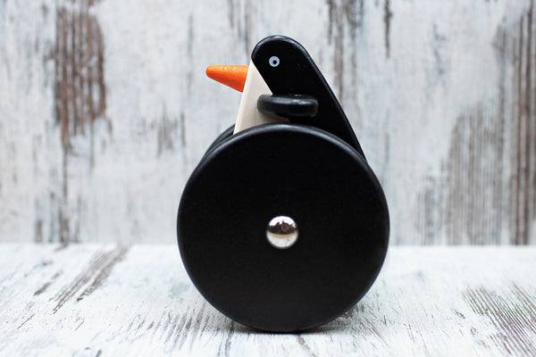 Wobbling Penguin by Bajo