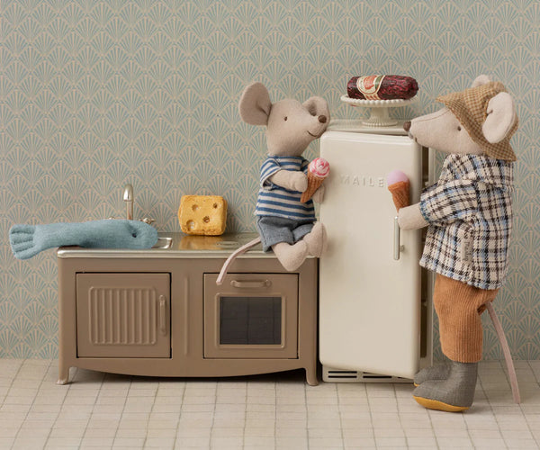 Maileg Mouse Fridge