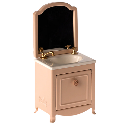 Maileg Silk Dresser, Mouse in Powder
