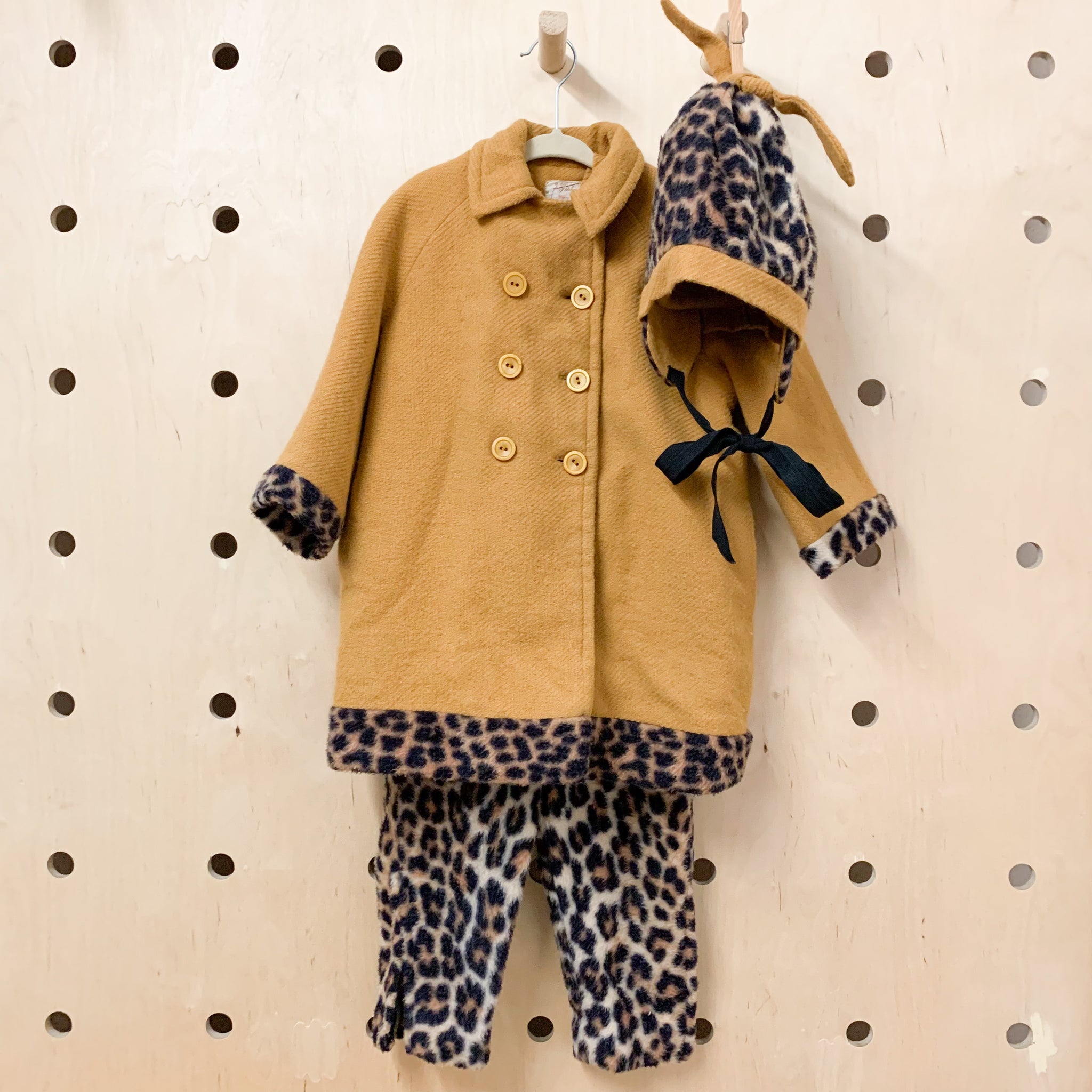 Vintage 1960s Mustard & Faux Fur Leopard Winter Coat with pants and hat / size 4T